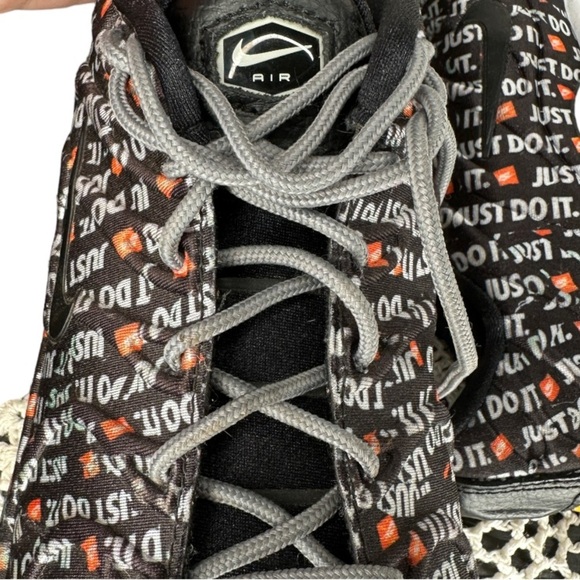 Nike TN Air Athletic Shoes - Picture 8 of 8